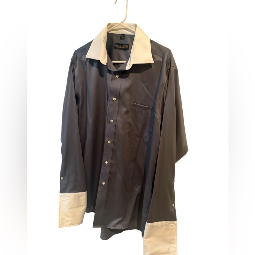 DONALD J. TRUMP Gray and White Button-Up Shirt